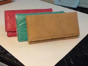 Cartera para Dama. Colores liso.