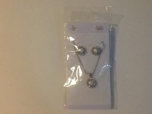 Juego de collar y aretes Sophia.