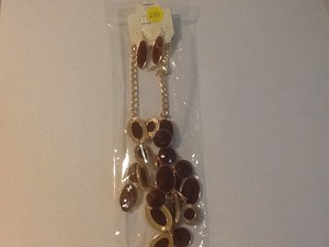 Juego de collar y aretes Mia.