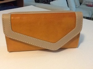 Cartera para Dama. beige de lujo.